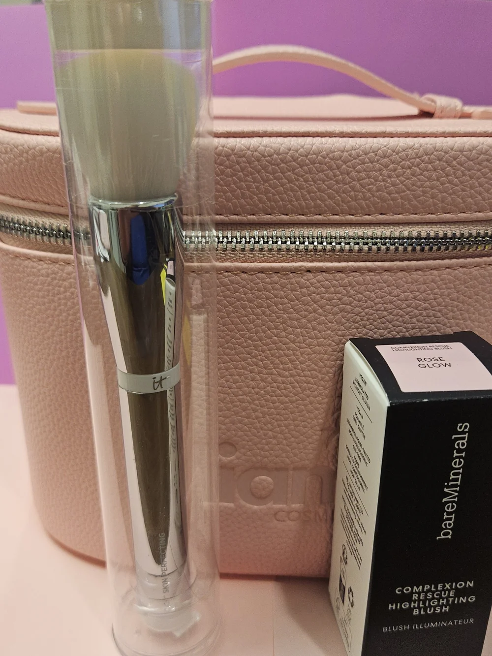 Pink Makeup Case, iT Cosmetics Makeup Brush and bareMinerals Highlighting Blush